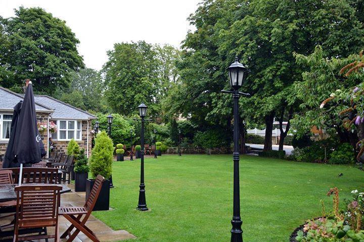 Dimple Well Lodge Hotel Wakefield Exterior photo